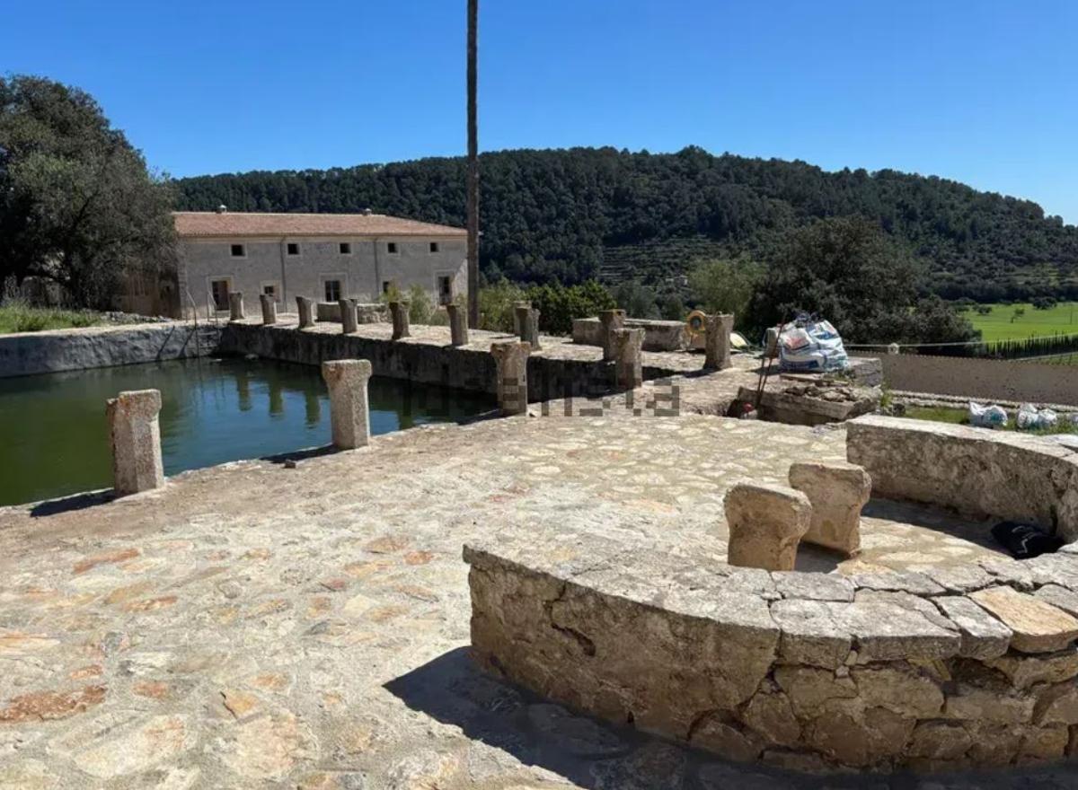 Un detalle del antiguo 'safareig' de la finca.