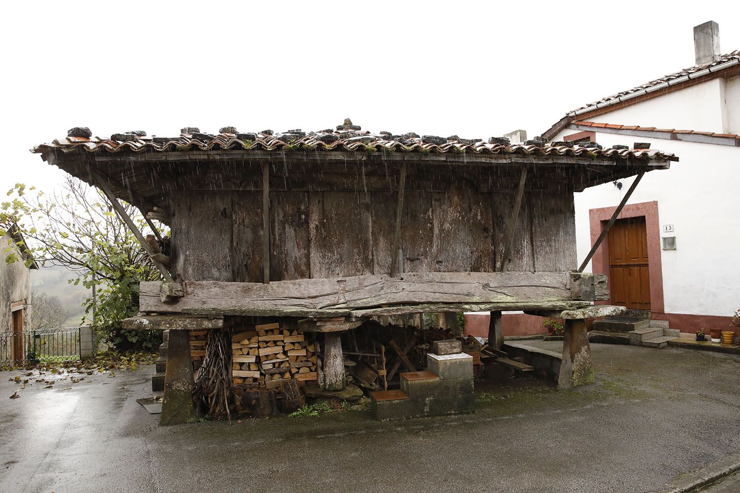 El hórreo, símbolo de sociedad rural asturiana