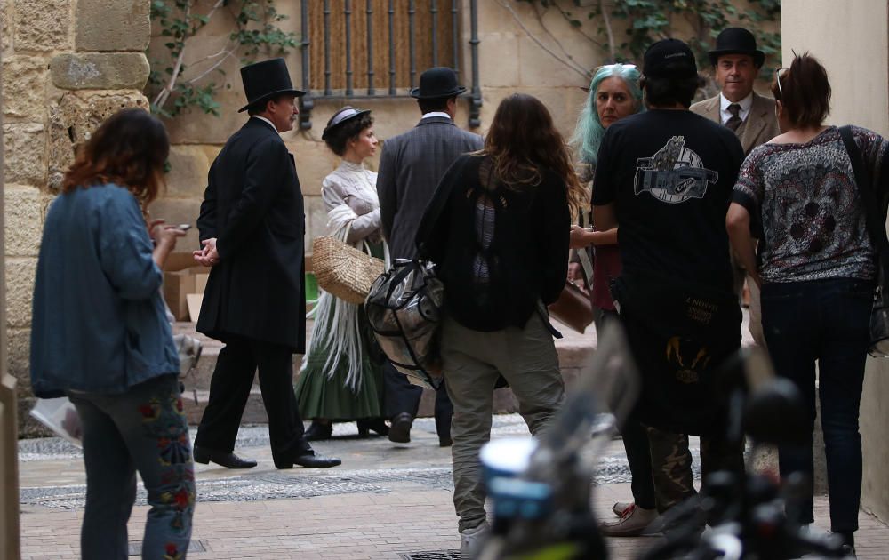 El equipo de la serie en la que Banderas encarna al pintor zanja este jueves sus sesiones malagueñas en la céntrica plaza de San Agustín