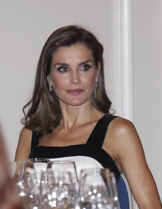 La Reina Letizia, con un diseño de Teresa Helbig