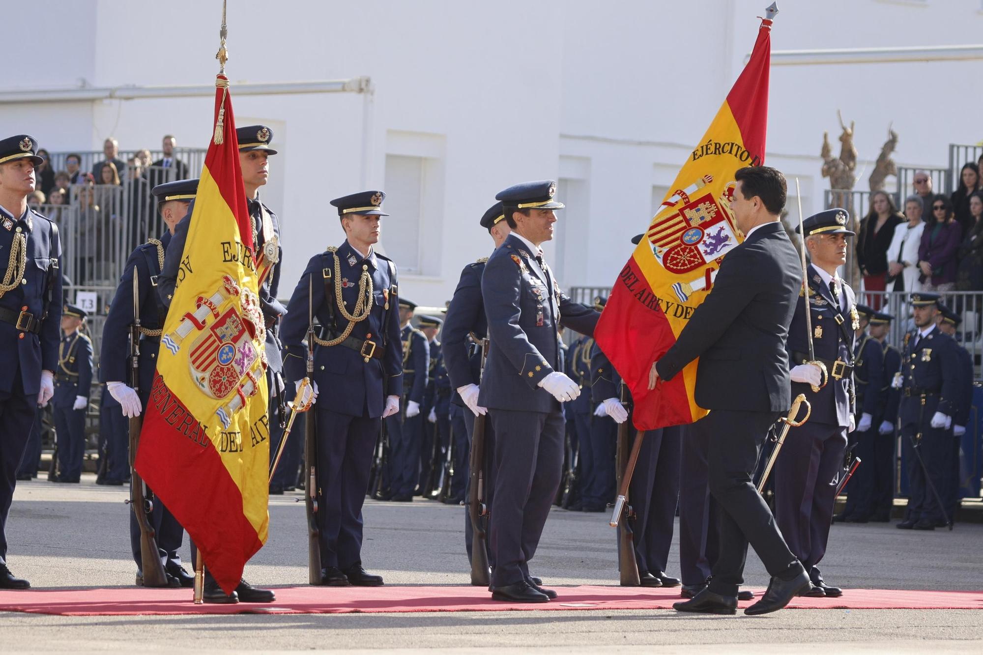 Las mejores imágenes de la Jura de Bandera en la Academia General del Aire con la princesa Leonor