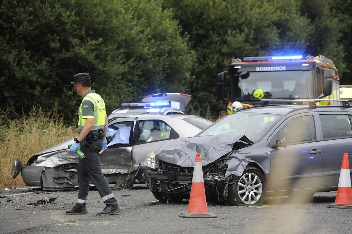 El doble accidente mortal de Silleda, en imágenes