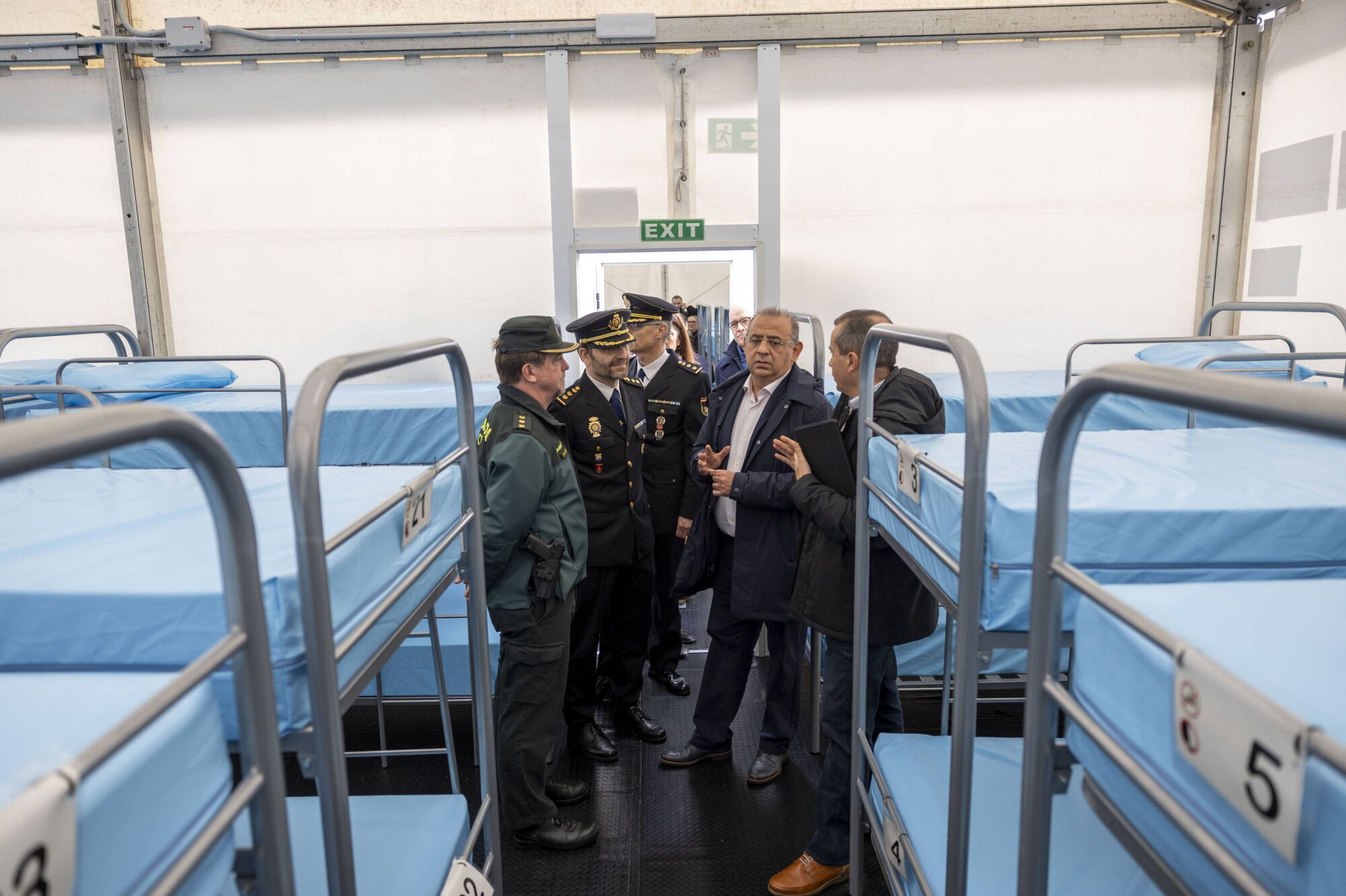 Así son los módulos de acogida temporal para migrantes instalados en el puerto de Palma.