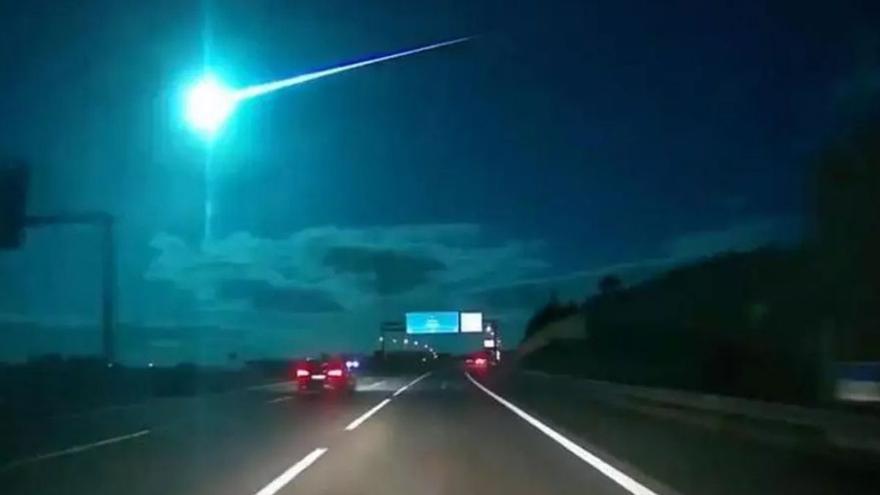 Imagen de una bola de fuego avistada en Galicia el año pasado. | L. O.