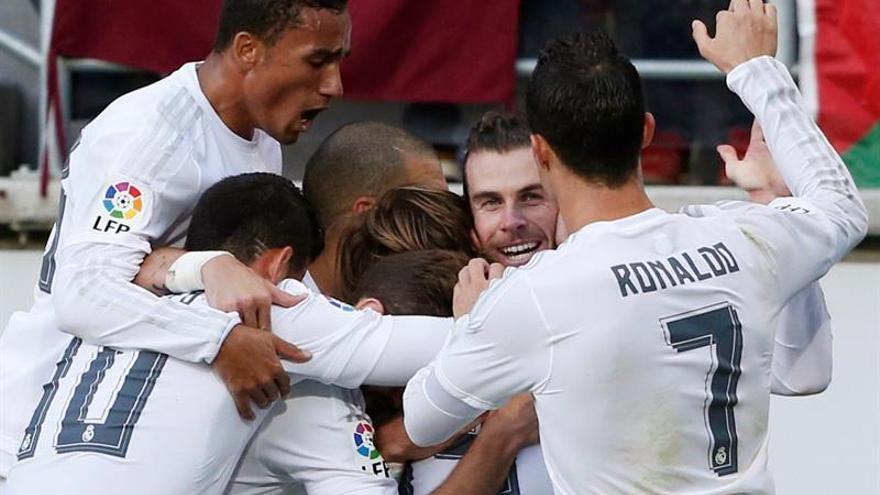 El Real Madrid supera su mala racha a base de oficio en Ipurúa (0-2)