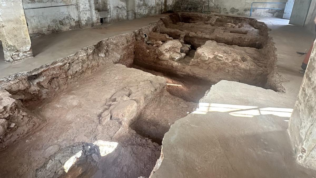 Hallazgo de parte de una vivienda medieval, la primera que se encuentra en el núcleo histórico de Nules.