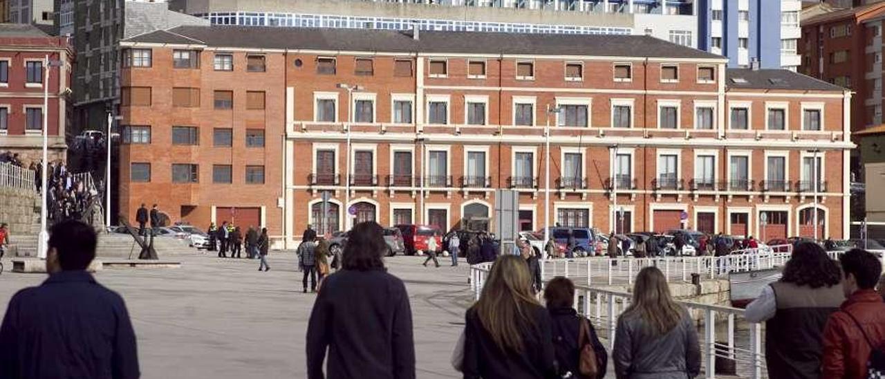 La antigua sede de la Autoridad Portuaria de Gijón.