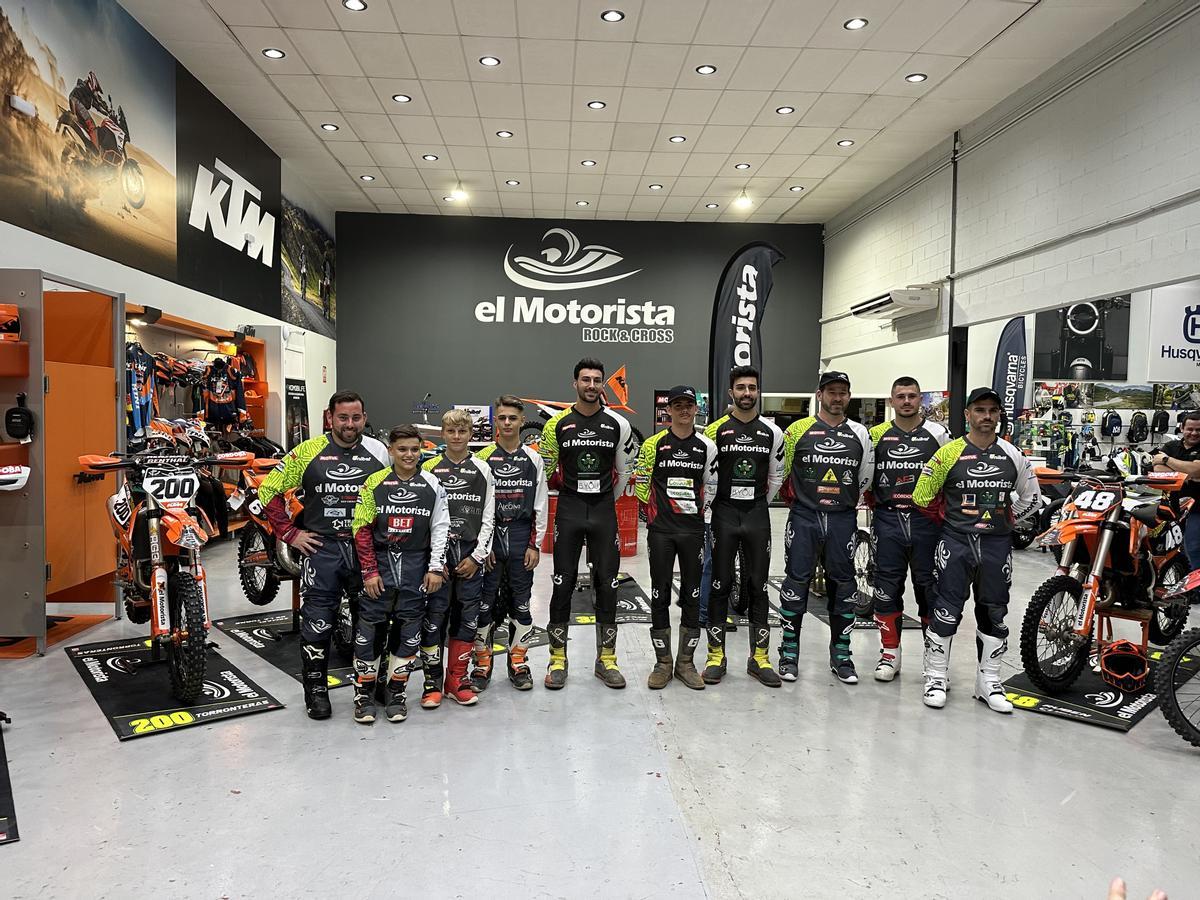 Formación de pilotos del Team El Motorista.