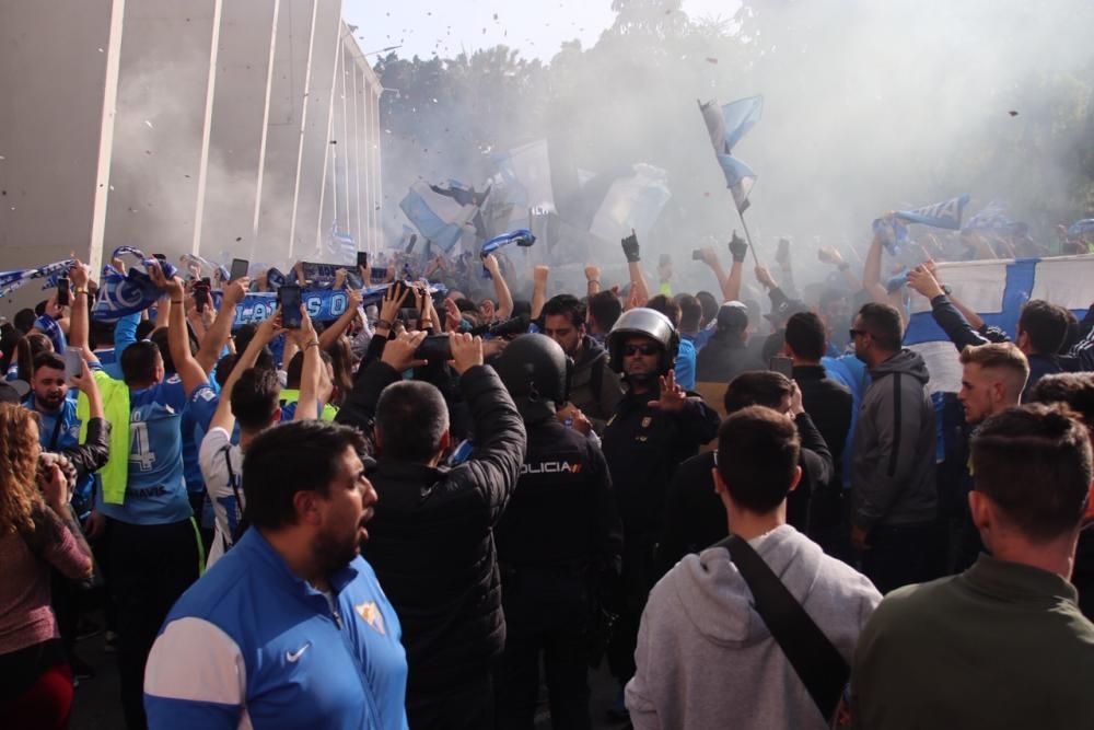 Recibimiento al Málaga CF antes del partido ante el Deportivo