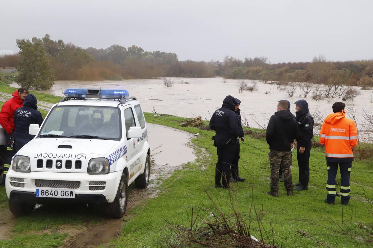 Los desalojos comenzaron anoche en Guadalvalle y Ribera Baja.