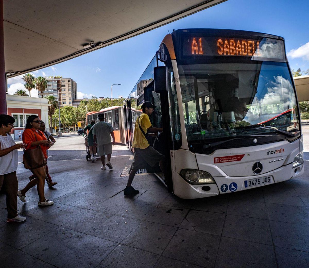 L’estació de bus de Fabra i Puig es reorganitza pels talls de l’R3