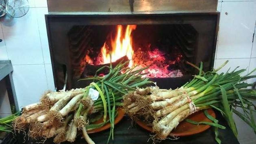 El horno de leña es el alma de la cocina en La Escondita.