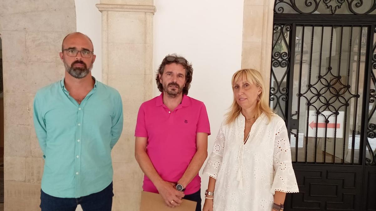 Jaume Monserrat, Joan Aznar y Catalina Soler, este martes, en Felanitx.