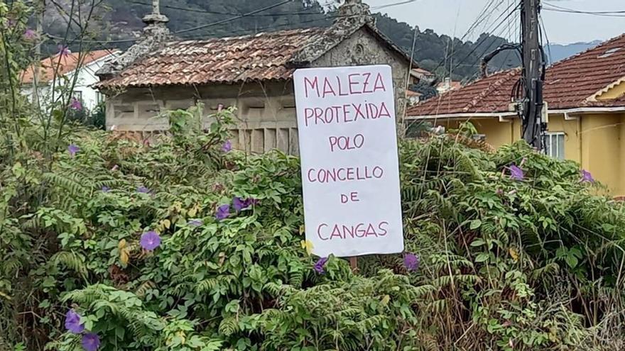 Quejas vecinales por el abandono del Hórreo da Virxe, en Darbo