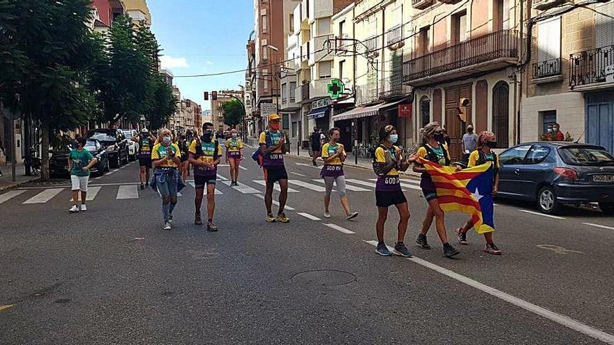 El moment de l&#039;arribada dels corredors a Roquetes