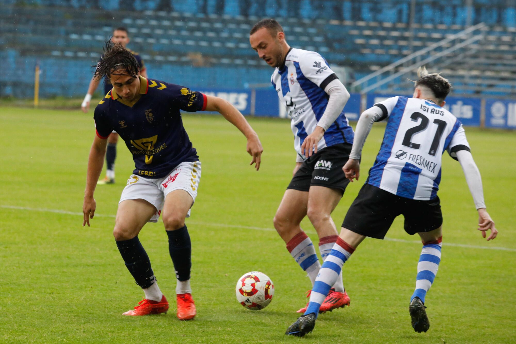 EN IMÁGENES: Ammbientazo en el play-off del Real Avilés contra el Antoniano