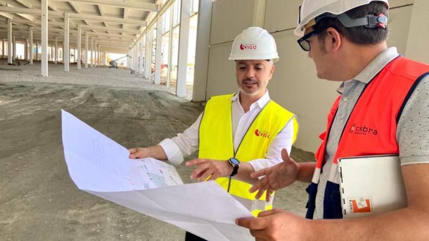 Regades visita unas obras en Porto do Molle.