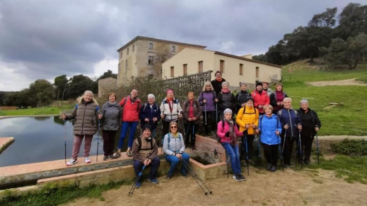 Finalitza el primer curs del cicle de marxa nòrdica per a gent gran a Calaf | AJUNTAMENT DE CALAF