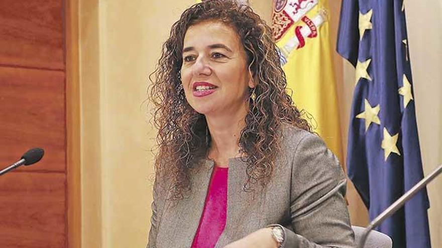 La portavoz del Ejecutivo, Pilar Costa, ayer tras el Consell de Govern.