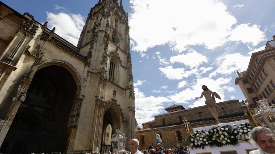 Oviedo pone el broche de oro a una Semana Santa de devoción y multitudes