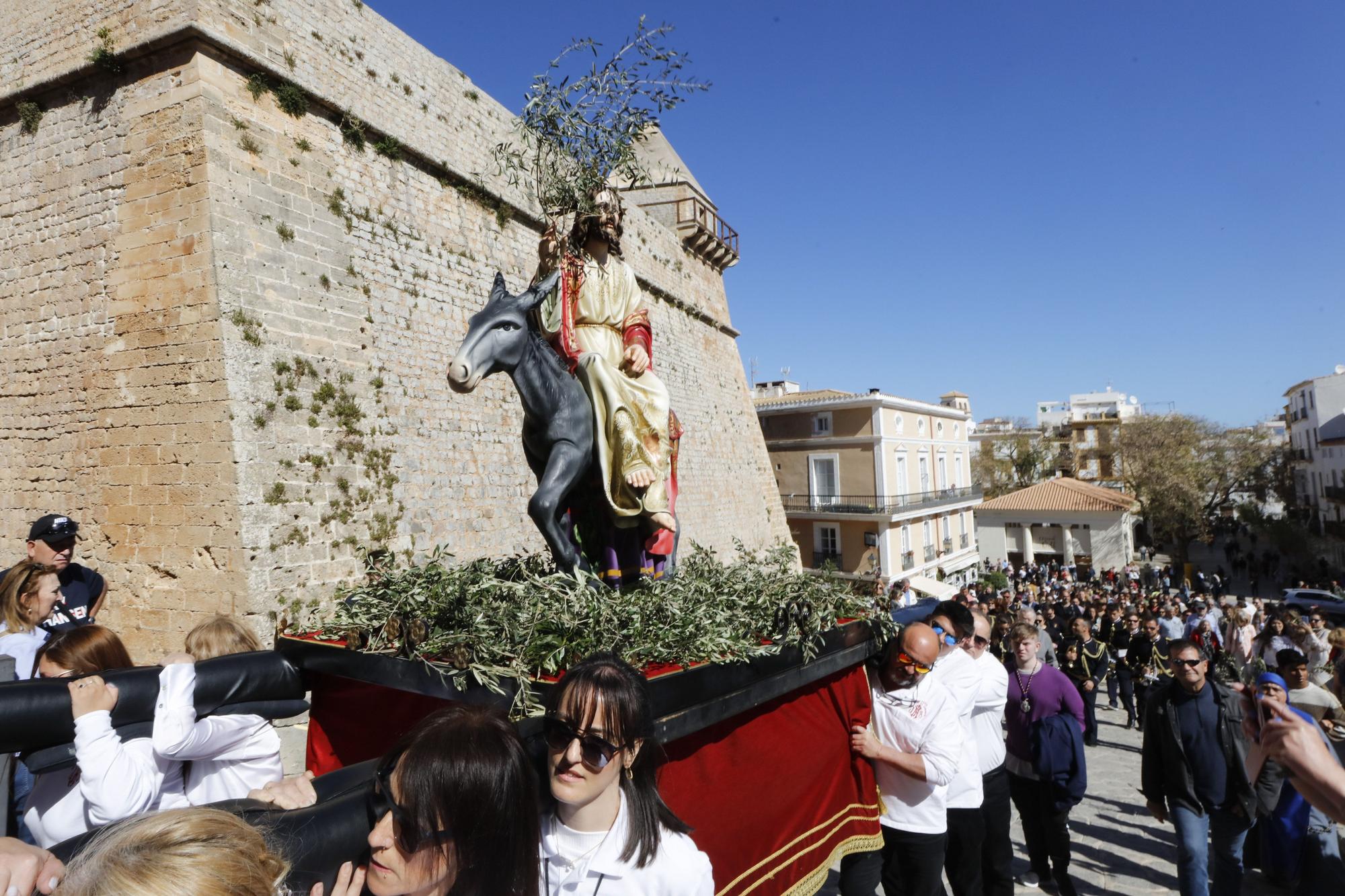 Mira aquí todas las fotos del Domingo de Ramos en Ibiza