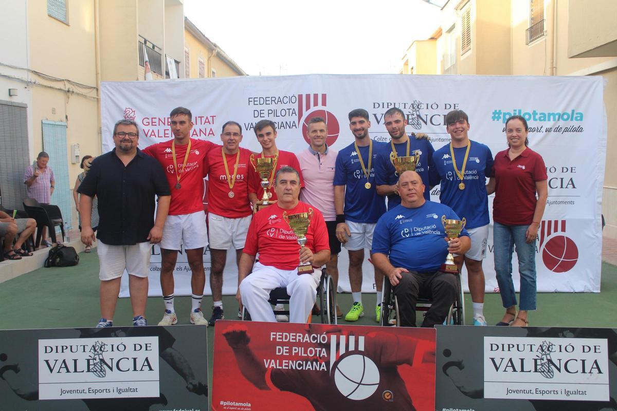 La vesprada del diumenge va entronar a Sumacarcer, 3ªA, i a Toni de la UPV, Cadira de Rodes.