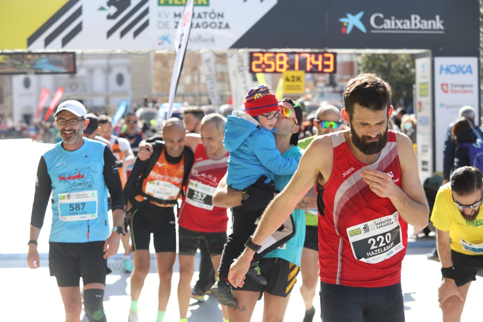 Fotos del maratón de Zaragoza 2022: Búscate en nuestras imágenes