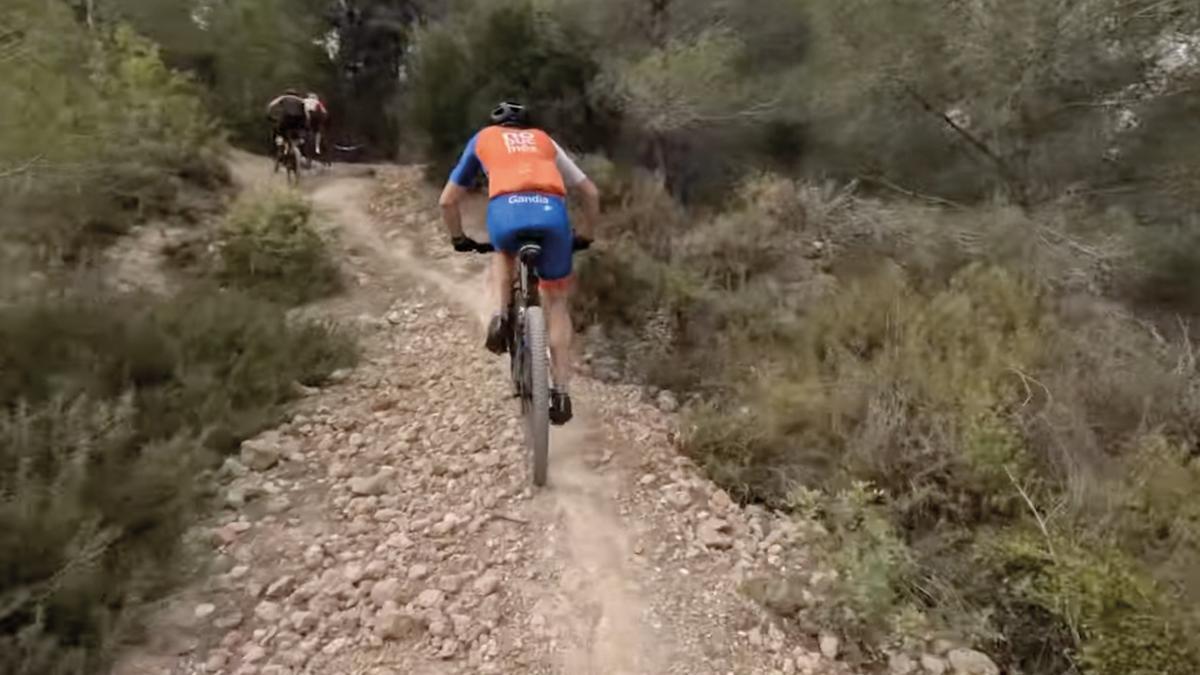 Ciclistas en la primera edición de la BTT de la Llosa de Ranes.