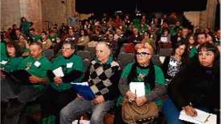 L&#039;assemblea de PAH catalanes ahir, al Centre Cultural La Mercè.