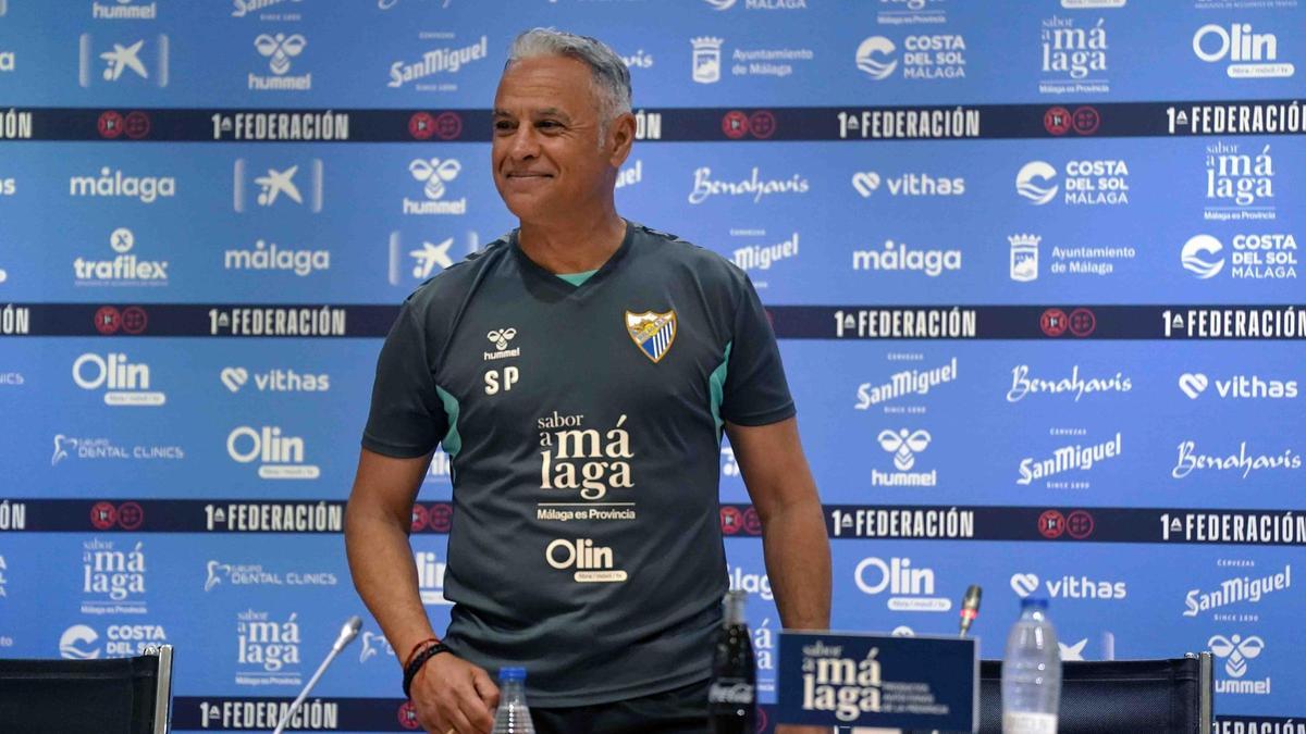 Sergio Pellicer, entrenador del Málaga CF, antes de la rueda de prensa.