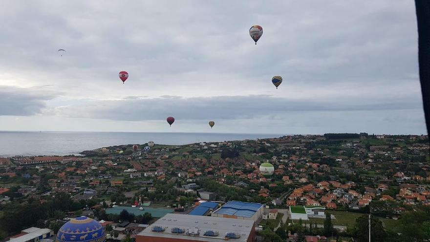 Último vuelo de los globos en Gijon