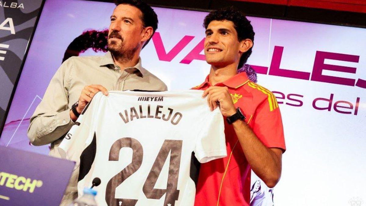 Vallejo, durante su presentación con el Albacete
