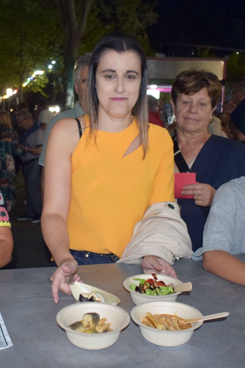 Un momento de la celebración de la fiesta de la caña y la anguila celebrada en Valga.