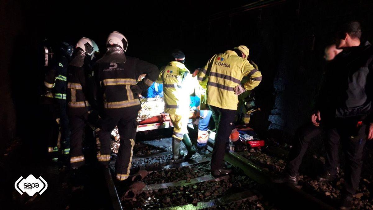 Las fotografías del accidente ferroviario en Asturias.