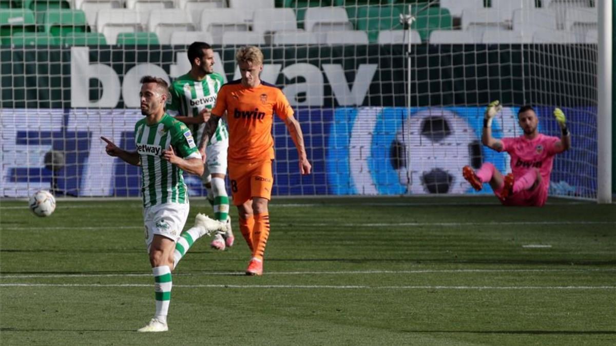 Canales celebrando el segundo gol bético de la tarde.