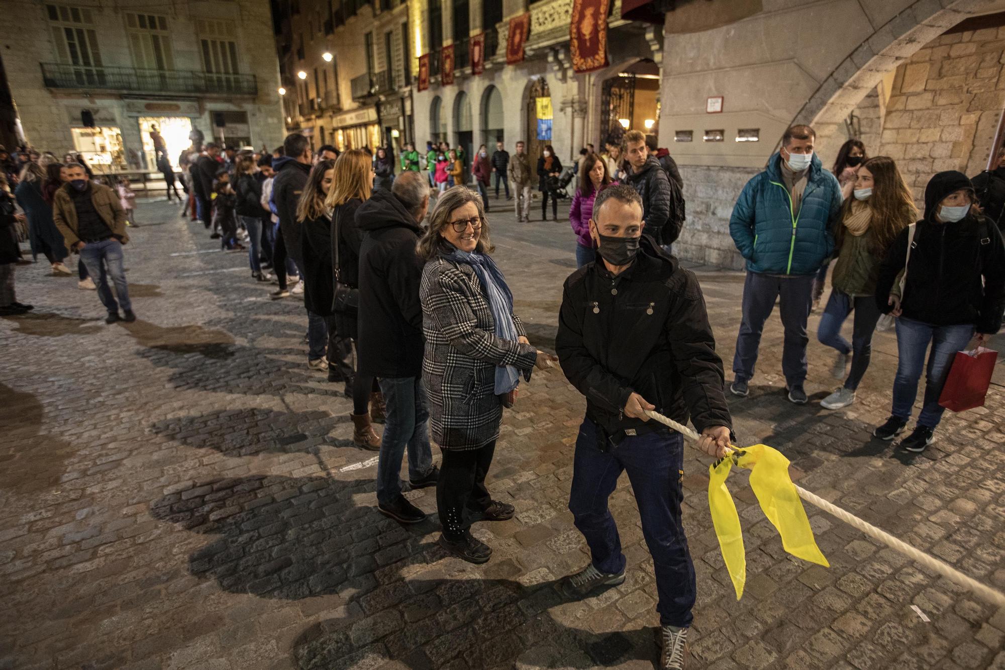 Estirada de corda a la plaça del Vi