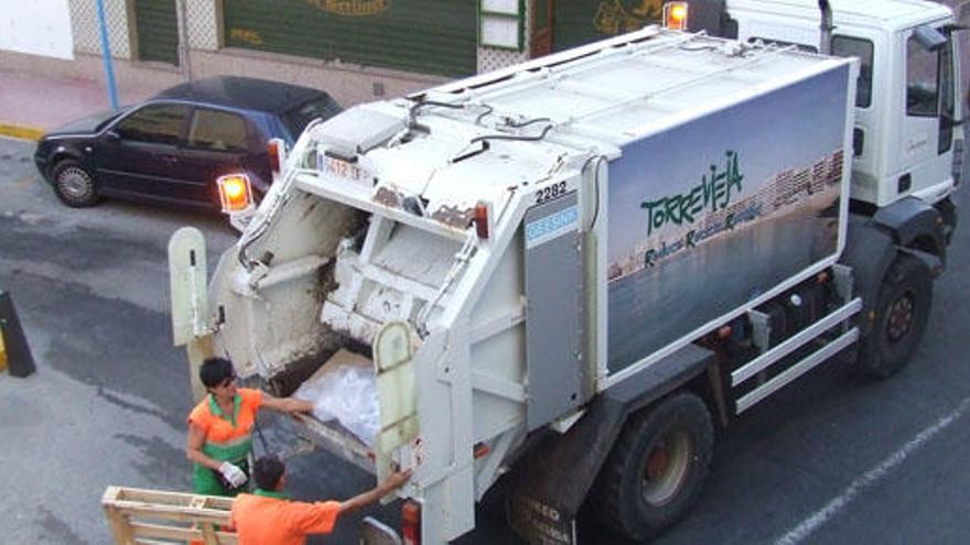 Acciona seguirá prestando el servicio de recogida de basuras más allá de junio