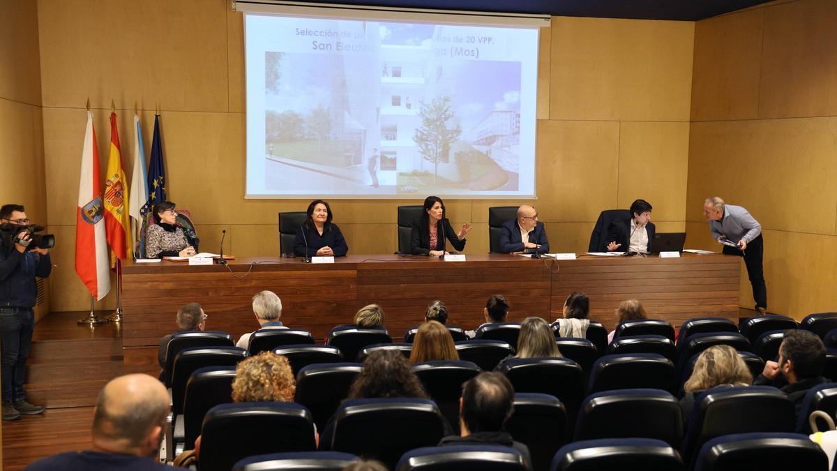 Sorteo para la adjudicación de 20 viviendas de promoción pública que la Xunta está construyendo en la parroquia de Tameiga en Mos.