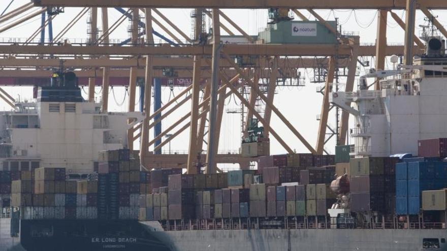 El Puerto de Valéncia gana un 4 % más y prevé superar los 5 millones de contenedores