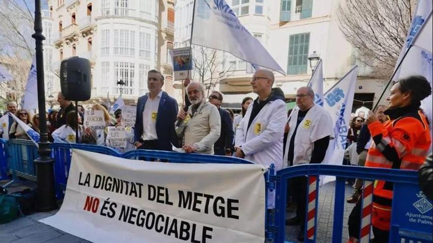 Fast 10.000 Ärzte-Sprechstunden ausgefallen: Streik lässt die Wartelisten im Gesundheitssystem auf Mallorca anwachsen