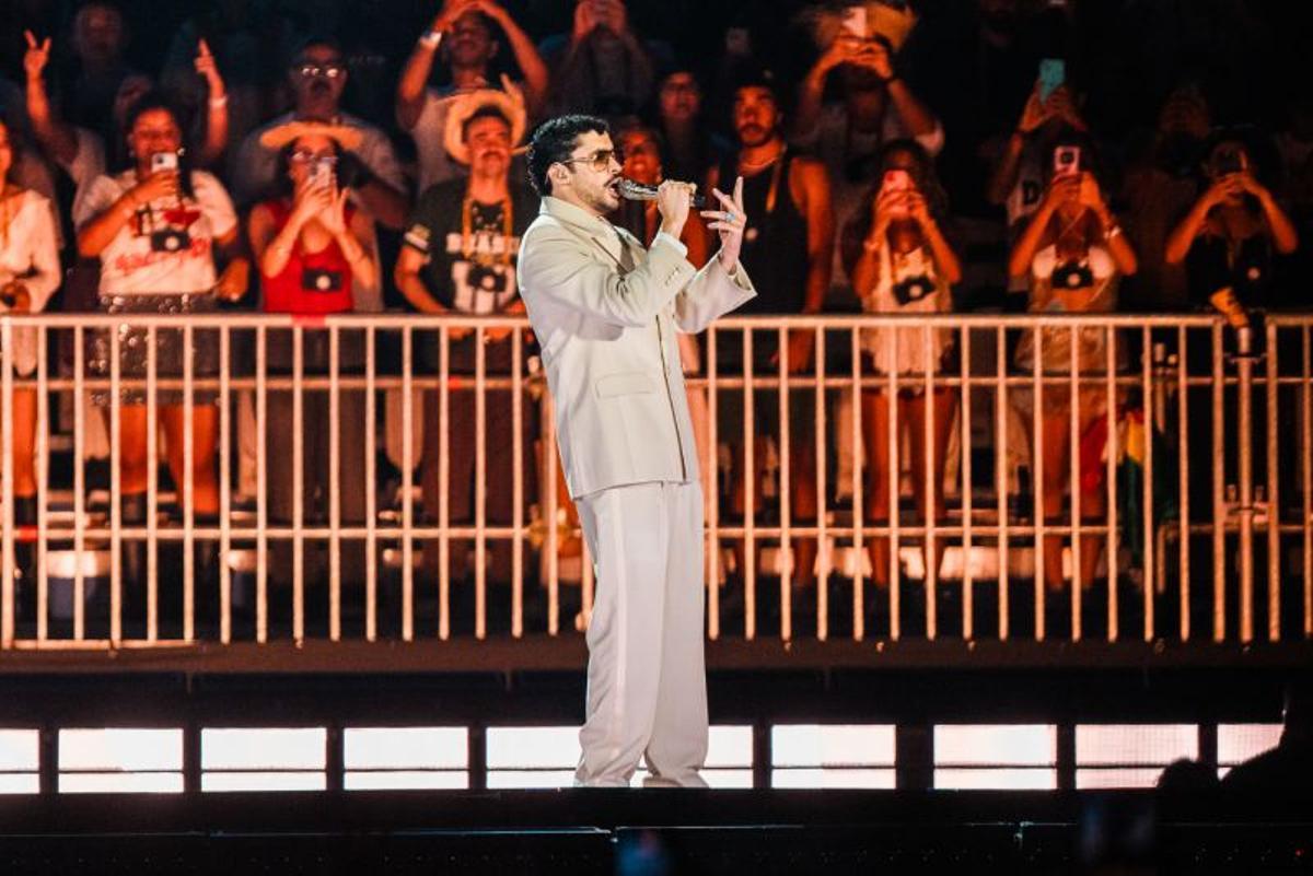 Bad Bunny ahora lleva las uñas naturales, y es una pena