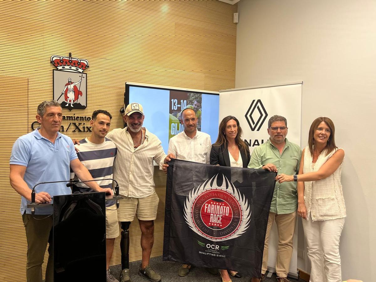Organizadores, patrocinadores y miembros del Ayuntamiento de Gijón, en la presentación de la Farinato Race.