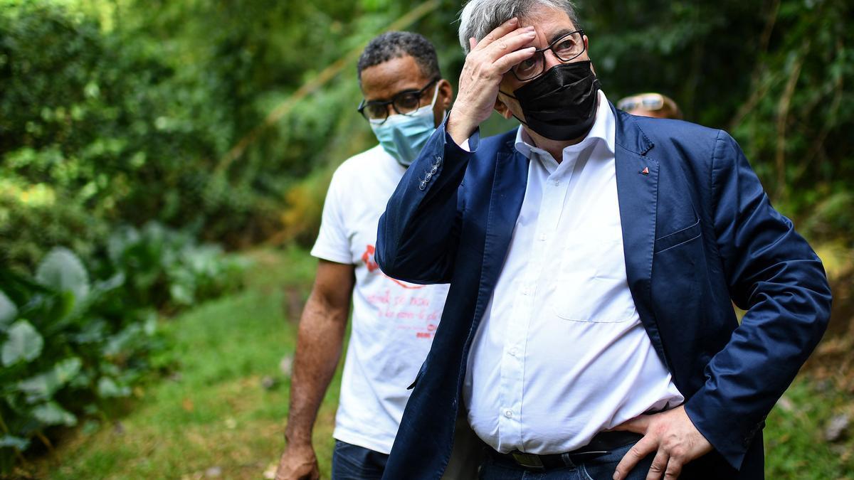 Mélenchon en una visita a un molino hidroeléctrico.