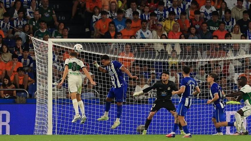 Marc Aguado premia con un punto la notable segunda parte del Elche y neutraliza el gol de Aubameyang