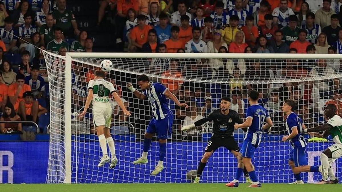Marc Aguado premia con un punto la notable segunda parte del Elche y neutraliza el gol de Aubameyang