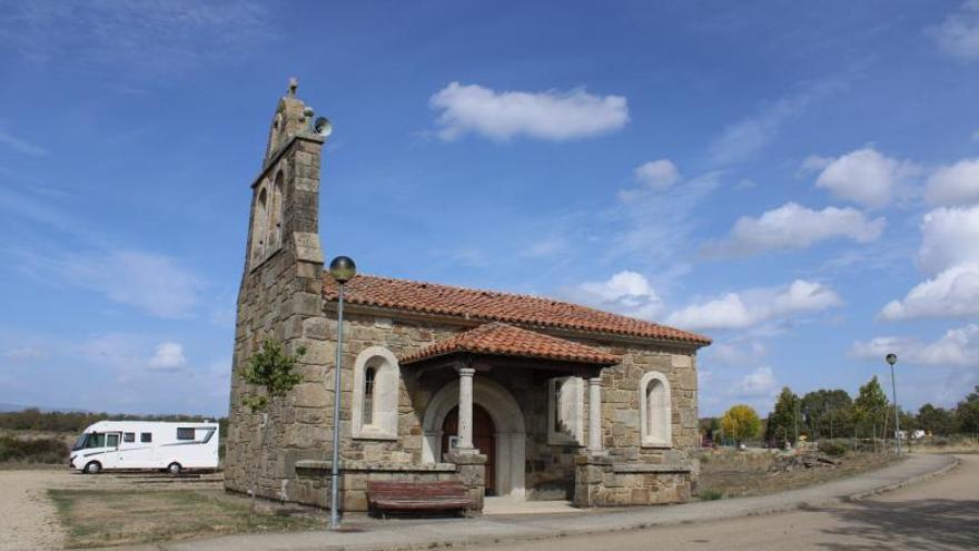 Ermita de los Remedios en Mombuey que emula a la de Anta. |  A. S.