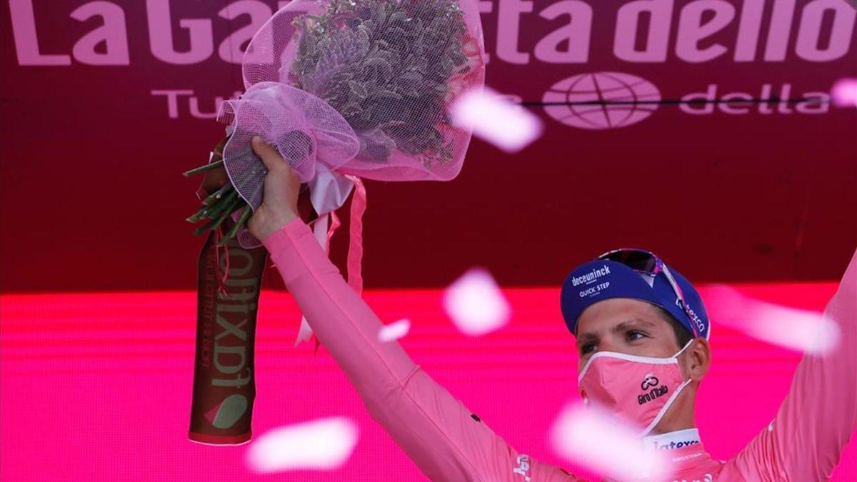 Almeida defenderá la maglia rosa