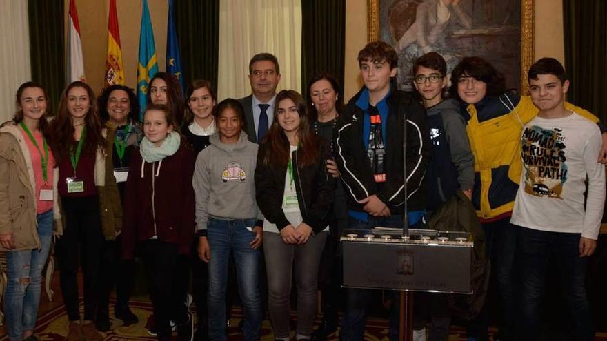 Recepción a los alumnos del colegio de la Asunción