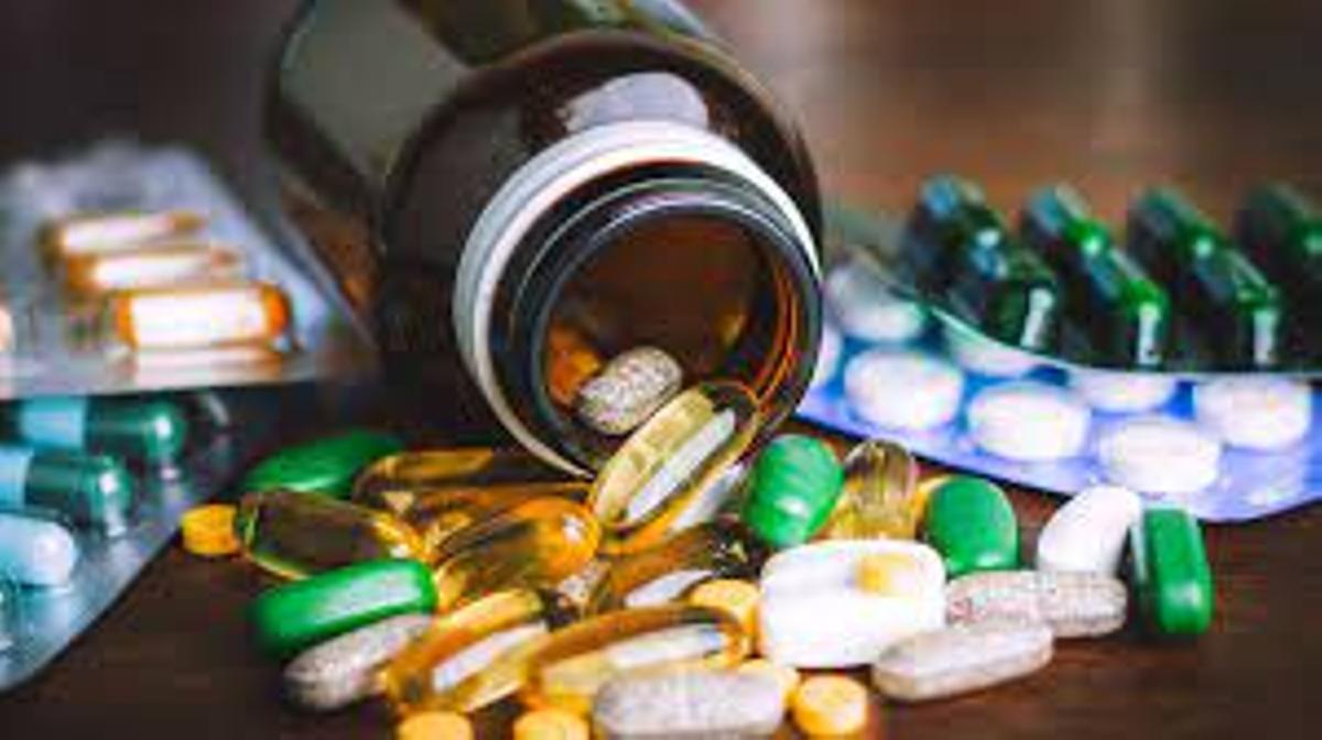 Este antibiótico se utiliza para tratar infecciones de garganta, senos de la nariz, oído medio, de pulmones o pecho.