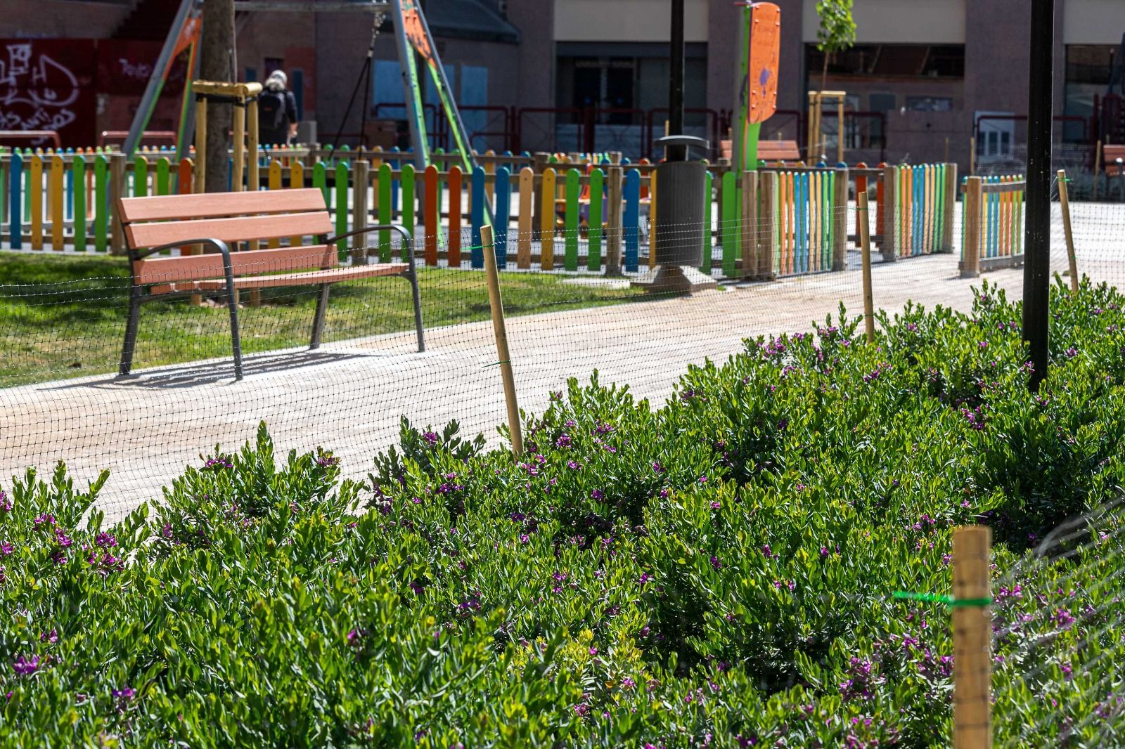 FOTOGALERÍA | Nueva jardinera y accesos en el parque Glorieta del Esperando